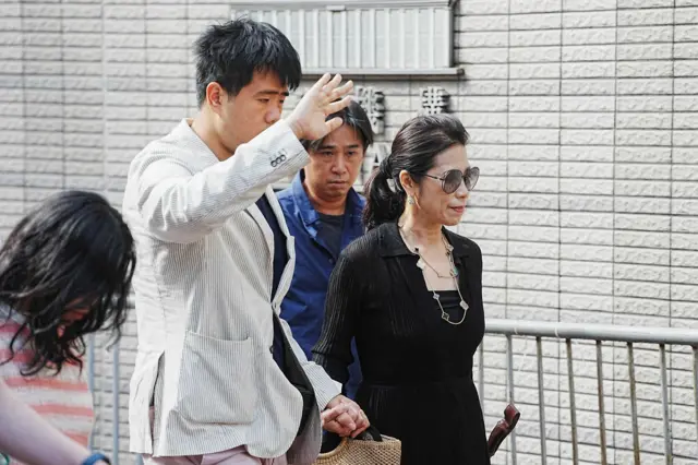 黎智英太太李韻琴及兒子黎順恩到場旁聽