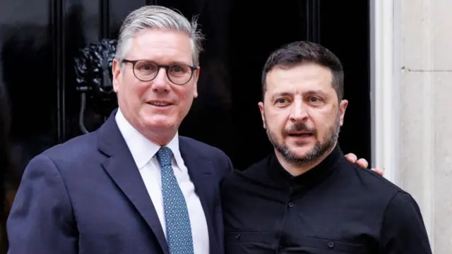 Dureewwan Awurooppaa Tiraamp waliin bilbilaan mari'atan keessaa Ministirri Muummee UK Kiir Istaarmar tokkodha