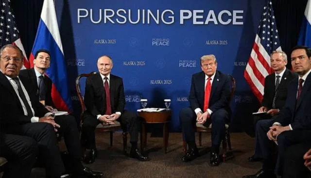 Onyeisiala mba Amerịka bụ Donald Trump na Onyeisiala mba Rọshịa bụ Vladimir Putin na ndị ọzọ