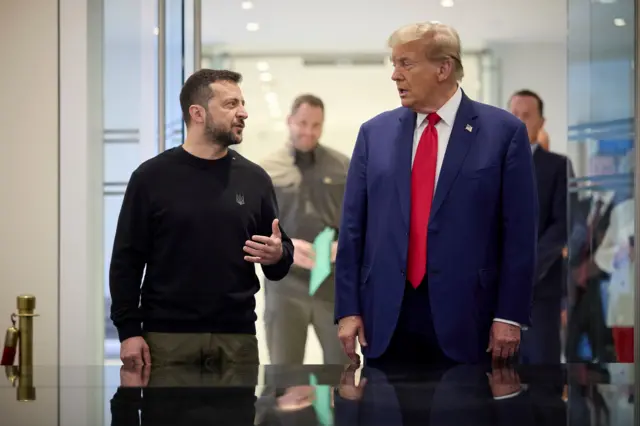 Трамп — кандидат в президенты. Зеленский приехал к нему в Trump Tower в Нью-Йорке 27 сентября 2024 года. Трамп сказал тогда, что если его не переизберут на второй срок, «война никогда не закончится»