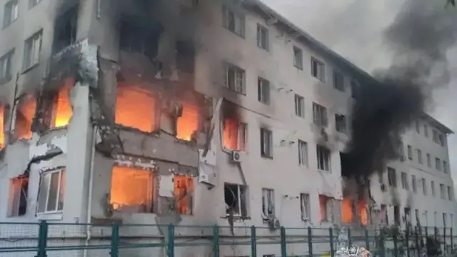 Наслідки удару по багатоповерхівці в Харкові 18 серпня