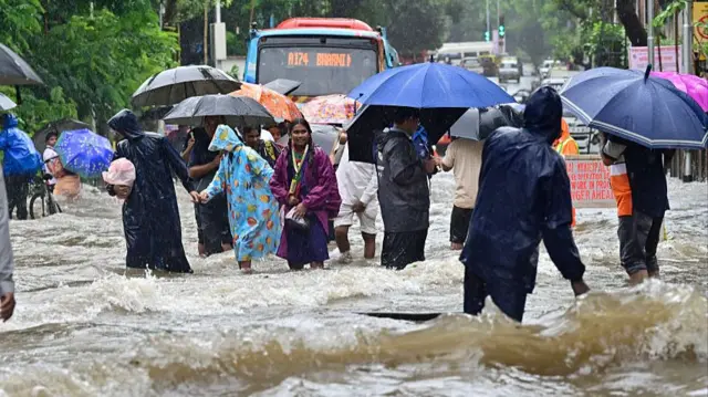 भारी बारिश