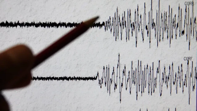 زلزلے کے جھٹکے