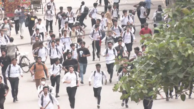 বৃহষ্পতিবার ঢাকা কলেজ ও সিটি কলেজের শিক্ষার্থীদের মধ্যে ধাওয়া পাল্টা ধাওয়া ও সংঘর্ষের ঘটনা ঘটে