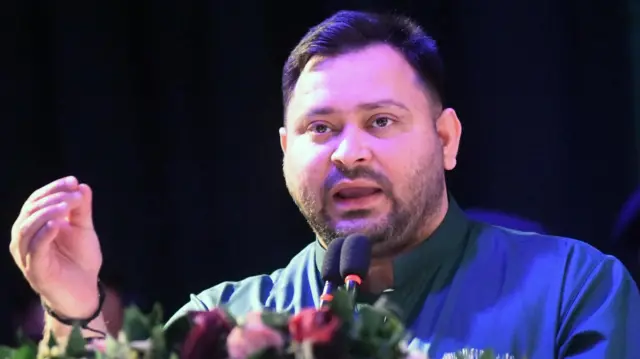 आरजेडी नेता तेजस्वी यादव