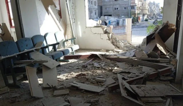Palestine Red Crescent Society kesara foto na-egosi mmebi dị ukwuu n'isi ụlọọrụ ya