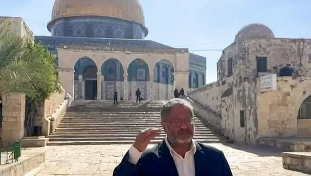 Mịnịsta nke aka nri na mba Izrel na-ahụ maka nchekwa obodo bụ Itamar Ben-Gvir gara kpe ekpere ebe okpukpere chi ndi alakụba al_Aqsa nọ na Jerusalem.