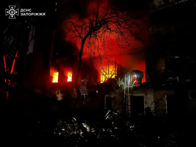 горящее здание в Запорожье