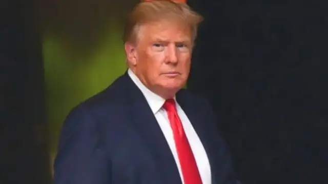 डोनाल्ड ट्रंप