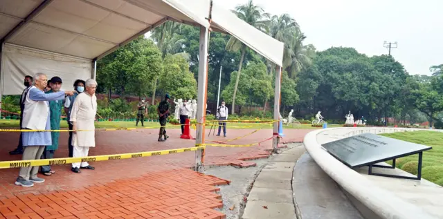 নির্মাণাধীন ‘জুলাই গণঅভ্যুত্থান স্মৃতি জাদুঘর’ পর্যবেক্ষণ করেছেন প্রধান উপদেষ্টা