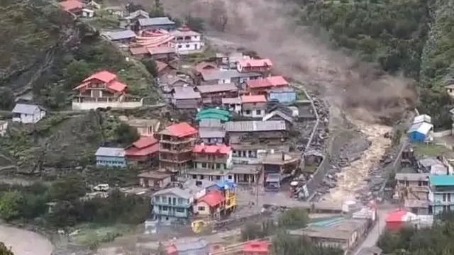 ধরালী গ্রামে নেমে আসছে জল, পাথর আর মাটির স্রোত