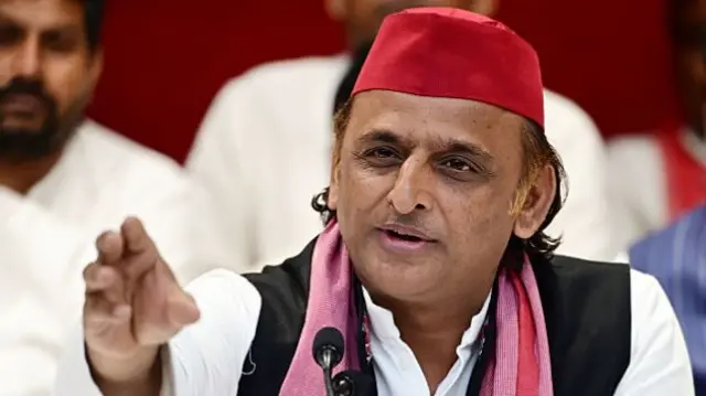 अखिलेश यादव