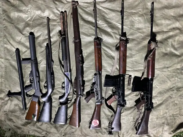 सेनाले बरामद गरेका हातहतियार