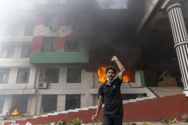 जेन जी प्रदर्शनमा नेपाली कांग्रेस पार्टी कार्यालयमा भएको आगजनी