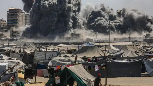 Filisxeemoonni dunkaana keessa jiran yeroo Israa'el gamoo haleeltu ilaalaa jiran
