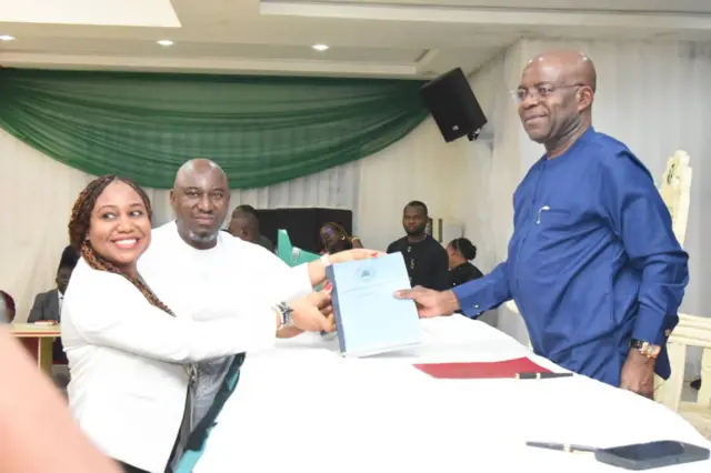 Gọvanọ Otti abịnyela aka n'iwu ga-achịkọta usoro nkesa ọkụ latrik dị nta