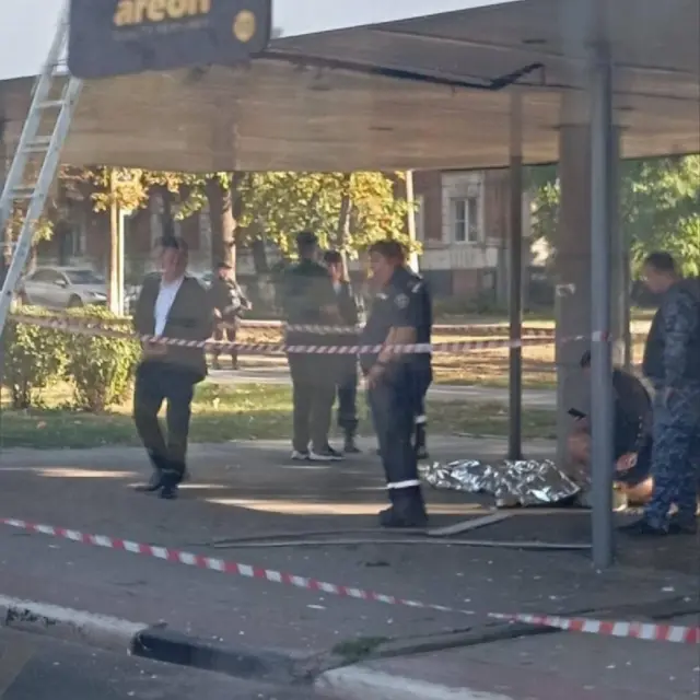 полиция на остановке