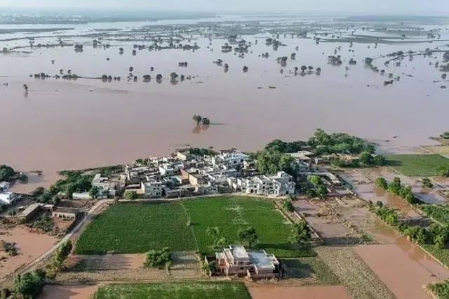 PAKISTAN, fLOODS