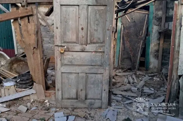 разрушенный в результате обстрела дом в Купянске