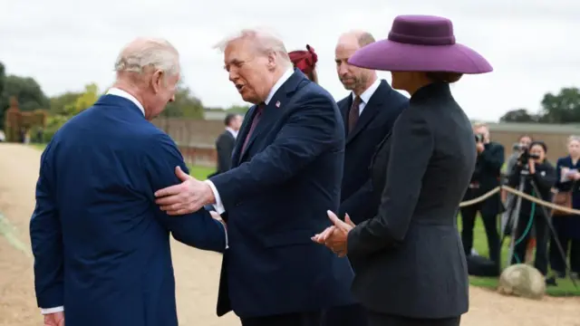 Atụmatụ ndị e ji echekwa onyeisiala Trump na njem a dị oke ọnụahịa ruru ọtụtụ nde pounds nakwa ọtụtụ ndị ọrụ nchekwa Secret Service ya na ọtụtụ puku ndị uweojii obodo.