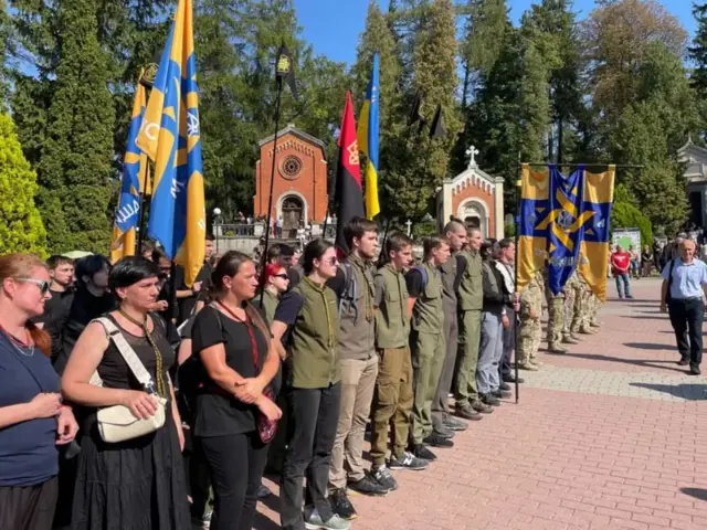 прощание с Андреем Парубием на Лычаковском кладбище во Львове