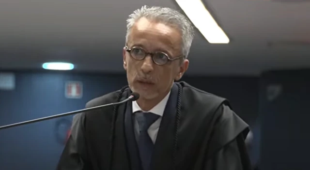 Jair Alves Ferreira, advogado de Mauro Cid