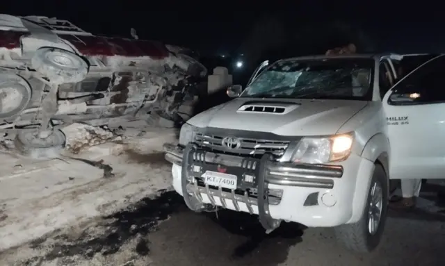 بی این پی کے رہنما کے مطابق دھماکہ جلسہ گاہ سے کچھ فاصلے پر ہوا جہاں گاڑیاں پارک کی گئی تھیں