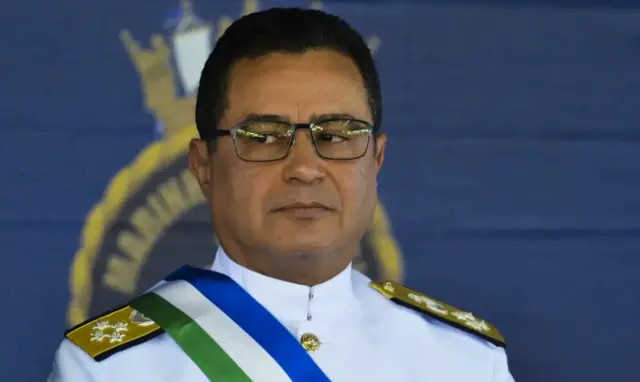 Almirante e ex-comandante da Marinha, Almir Garnier Santos