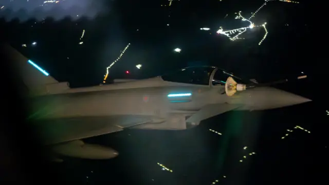 Истребитель Typhoon в полете
