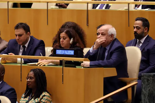 واکنش ریاض منصور هنگام سخنرانی فرانسه