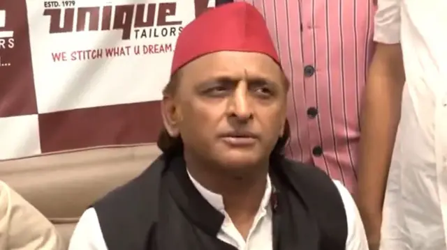 अखिलेश यादव