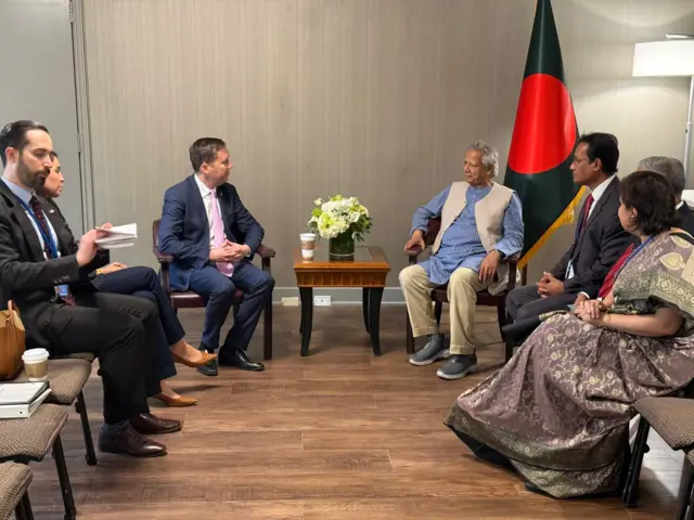 যুক্তরাষ্ট্রের দক্ষিণ ও মধ্য এশিয়া বিষয়ক বিশেষ দূত সার্জিও গোরের সঙ্গে বৈঠক করেন প্রধান উপদেষ্টা মুহাম্মদ ইউনূস