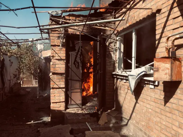 Пожар в частном доме после атаки дрона