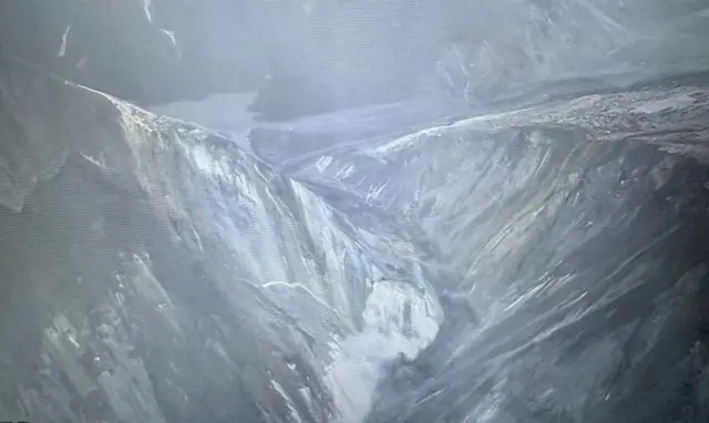 2025年9月24日約上午6時，無人機拍攝的堰塞湖畫面。