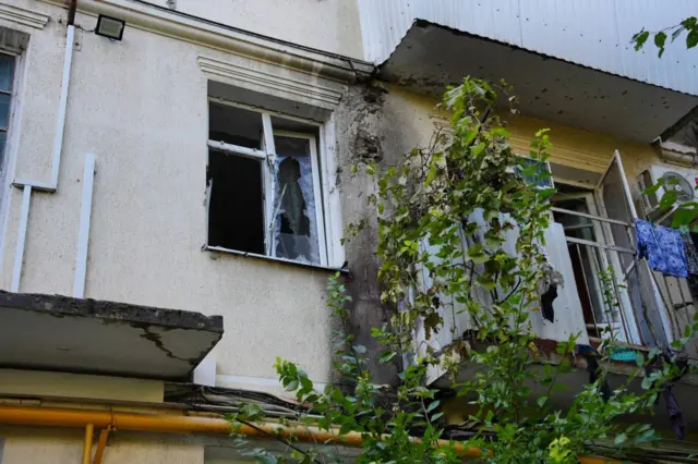 Мэр опубликовал фото поврежденных при атаке жилых домов