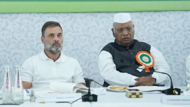 मल्लिकार्जुन खड़गे और राहुल गांधी