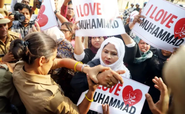 ‘ஐ லவ் முகமது’ போஸ்டரால் கர்நாடகா மாவட்டத்திலும் பதற்றம் - என்ன நடந்தது?