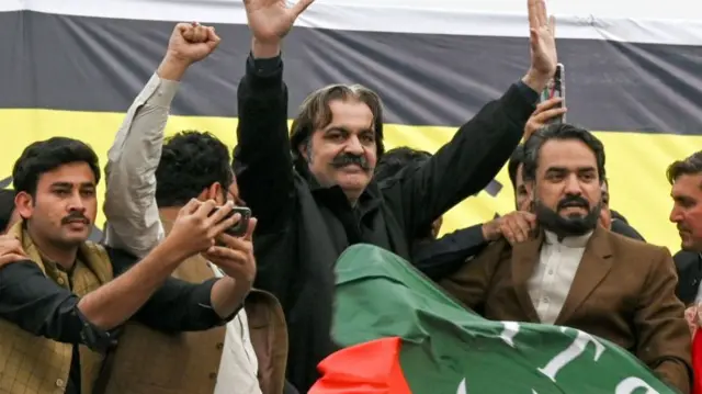 گنڈاپور