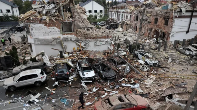 Otu n'ime ọtụtụ ebe na Kyiv nke ogbunigwe ndị Rọshịa mebiri na Yukren