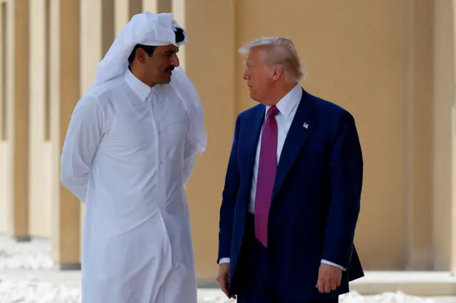 الرئيس الأمريكي دونالد ترامب وأمير قطر الشيخ تميم بن حمد آل ثاني