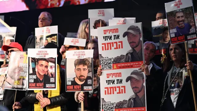 صور لرهائن إسرائيليين