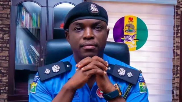 Benjamin Hundeyin gụrụ akwụkwọ na mahadum Lagos State University nakwa University of Ibadan.