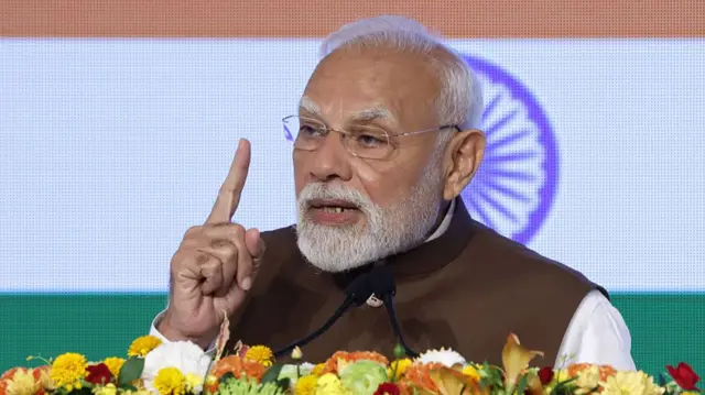 नरेंद्र मोदी