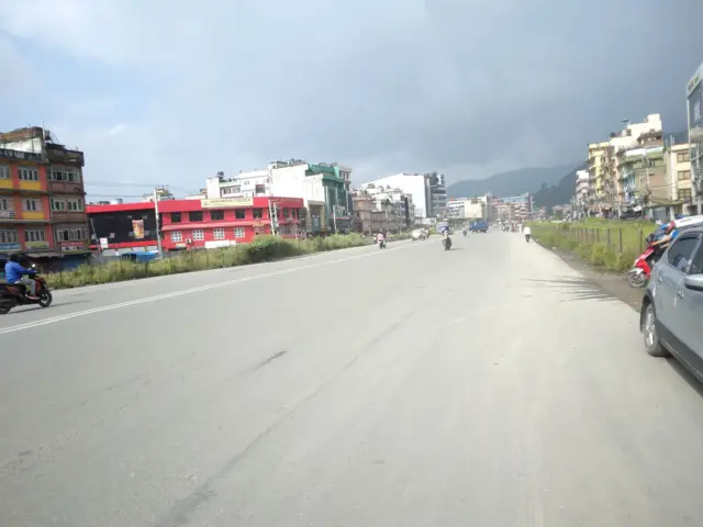 चक्रपथको खाली सडक