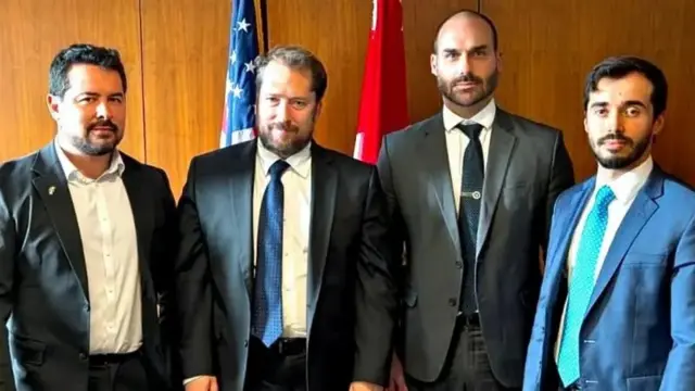 Eduardo Bolsonaro com representantes do governo dos EUA