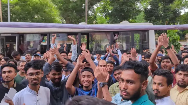 ডাকসুর ভোট গ্রহণ শেষে অনেক শিক্ষার্থীকে উচ্ছ্বাস করতে দেখা গেছে