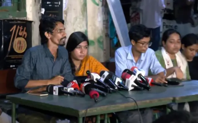 মধুর ক্যান্টিনে সংবাদ সম্মেলন করেন প্রতিরোধ পর্ষদের প্রার্থীরা