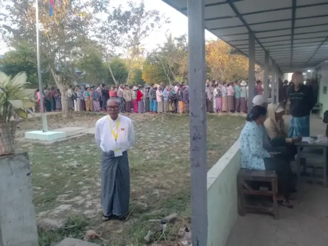 ကော့မှူးမြို့နယ်က မဲရုံတစ်ရုံ