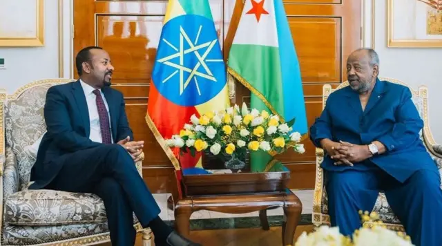ቀዳማይ ምኒስተር ኣብይ ኣሕመድ ምስ ፕረዚደንት ጅቡቲ እስማዒል ዑመር ጉለ ተዘራሪቡ