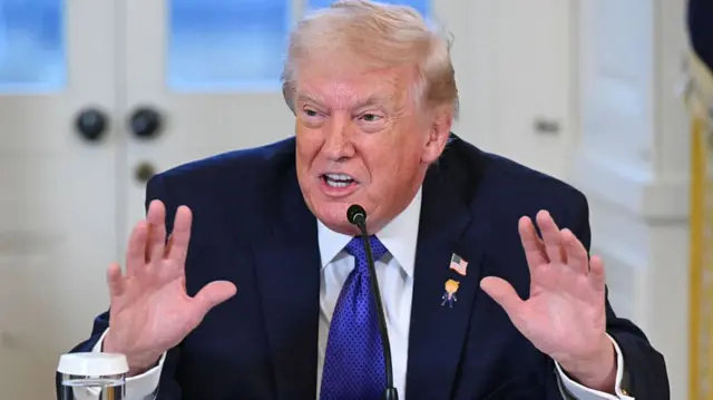 Donald Trump bụ Onyeisiala mba Amerịka